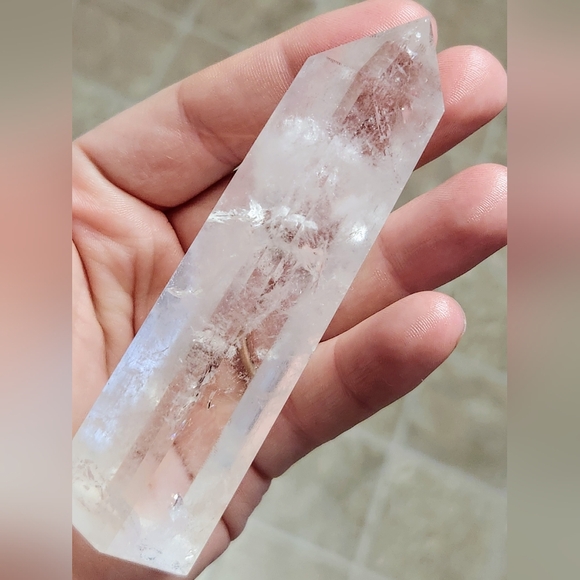 Stunning High-quality Phantom Clear Quartz Crystal Tower Point - Picture 4 of 9